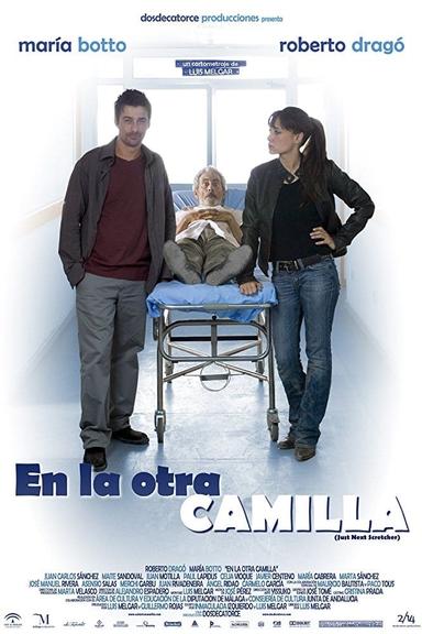 En la otra camilla poster